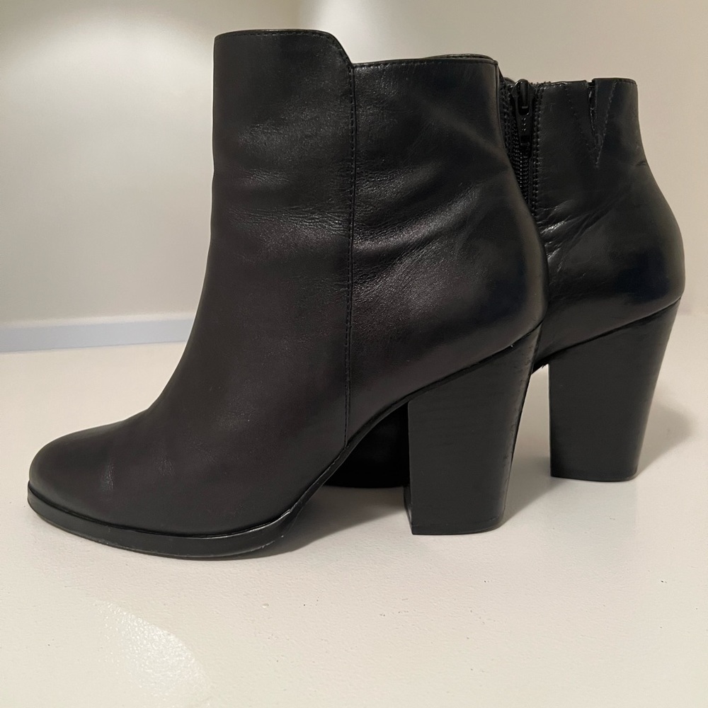 Women’s black boots